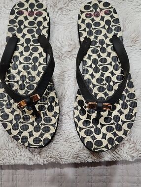 Black Patterned Women’s Flip-Flop Sandals with Gold Accent